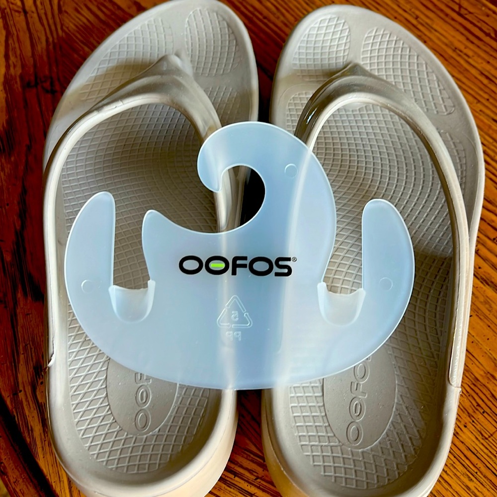 COPY - NWOT 🎉OOFOS Oomega platform Sandel.Size8Women.Recovery Sandal.Walking on…